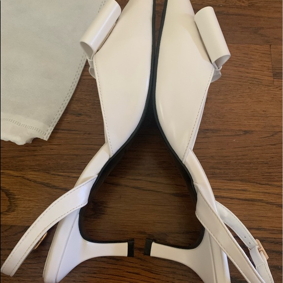 🆕 Bow-Embellished Slingback Textured-Leather Flats White - Picture 2 of 5